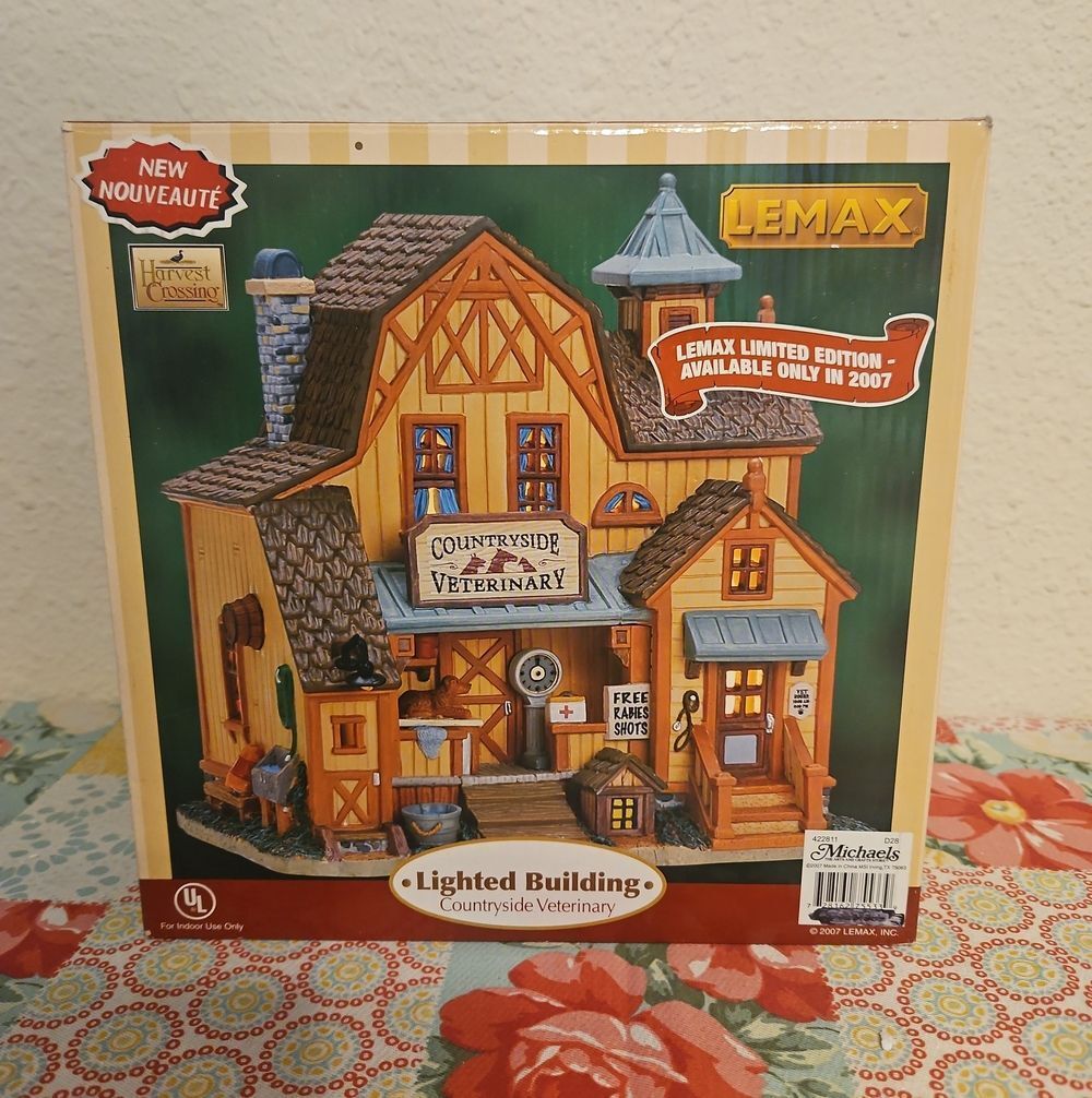 Lemax Countryside Veterinary Lighted Building